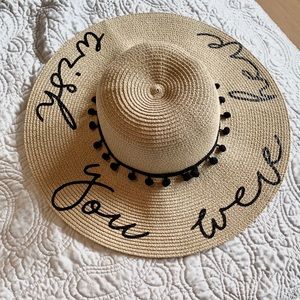 Host pick 🌟🌟“Wish you were here” sun hat☀️